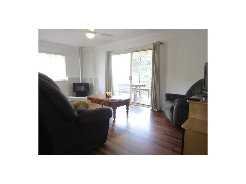 25 Raceview Street, Eastern Heights QLD 4305