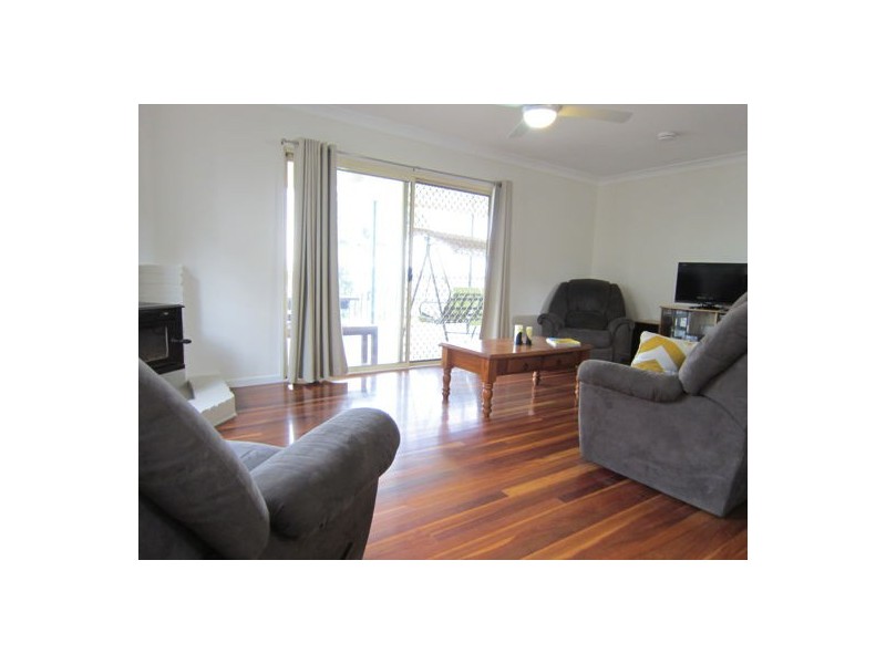 25 Raceview Street, Eastern Heights QLD 4305