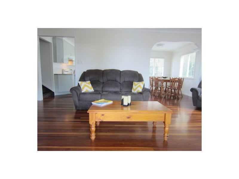 25 Raceview Street, Eastern Heights QLD 4305