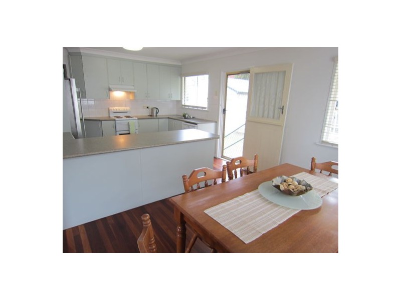 25 Raceview Street, Eastern Heights QLD 4305