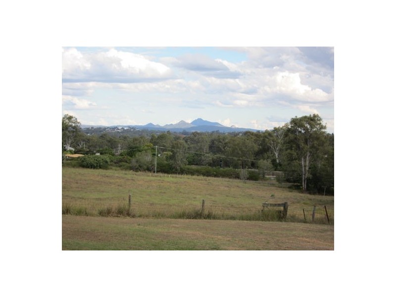 300 Pine Mountain Road, Muirlea QLD 4306