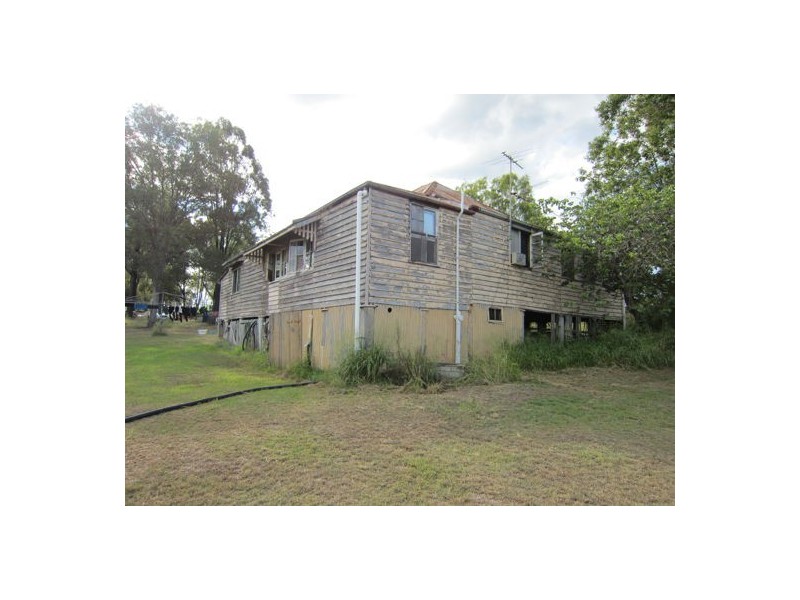300 Pine Mountain Road, Muirlea QLD 4306