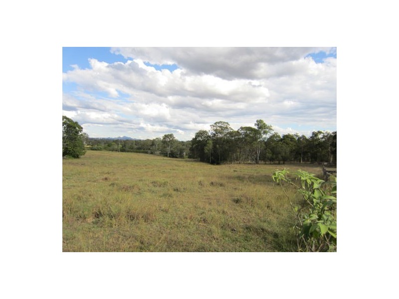 300 Pine Mountain Road, Muirlea QLD 4306