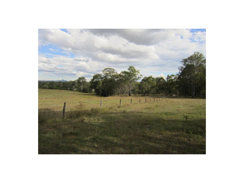 300 Pine Mountain Road, Muirlea QLD 4306
