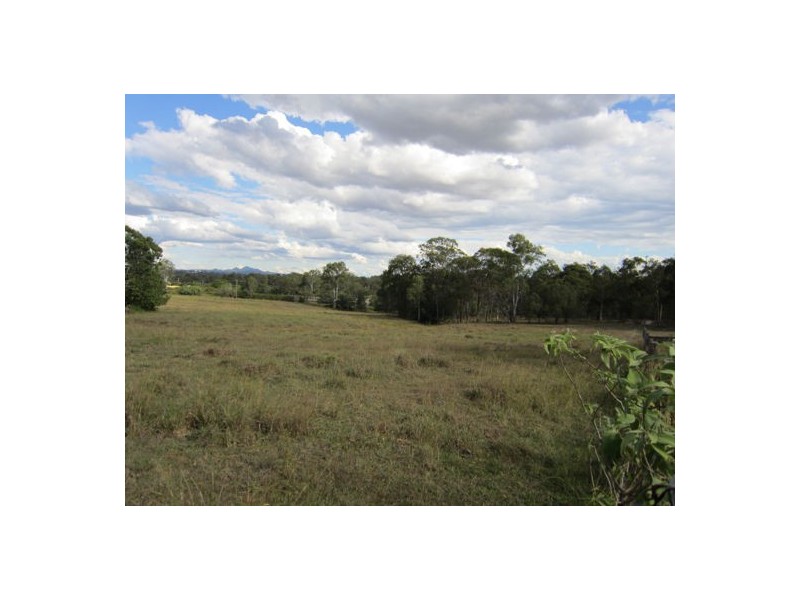 300 Pine Mountain Road, Muirlea QLD 4306