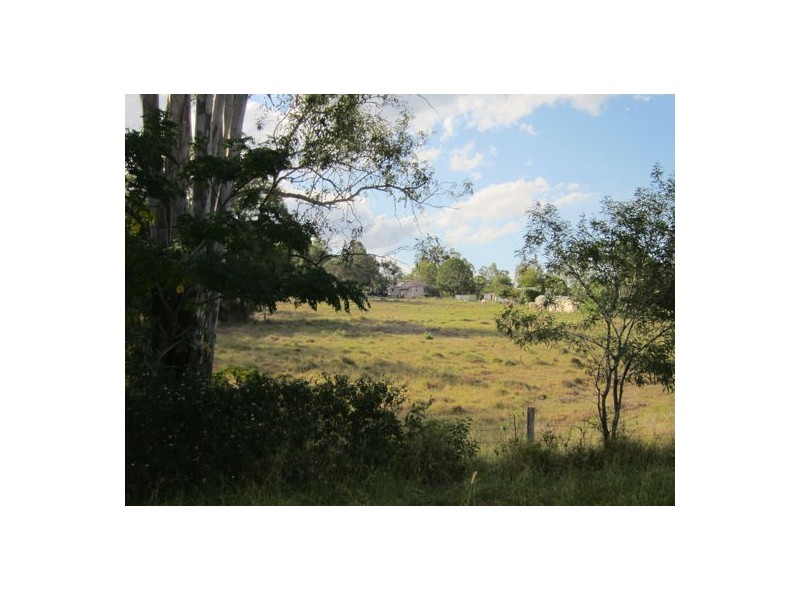 300 Pine Mountain Road, Muirlea QLD 4306