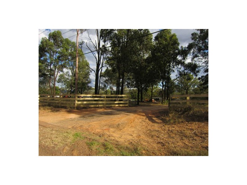 300 Pine Mountain Road, Muirlea QLD 4306