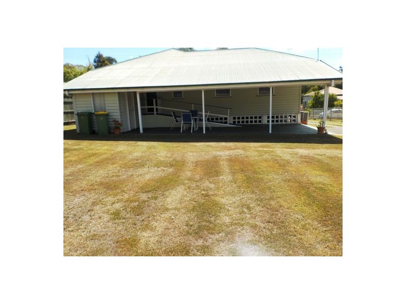 8 Phillip Street, One Mile QLD 4305