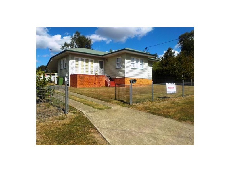 8 Phillip Street, One Mile QLD 4305