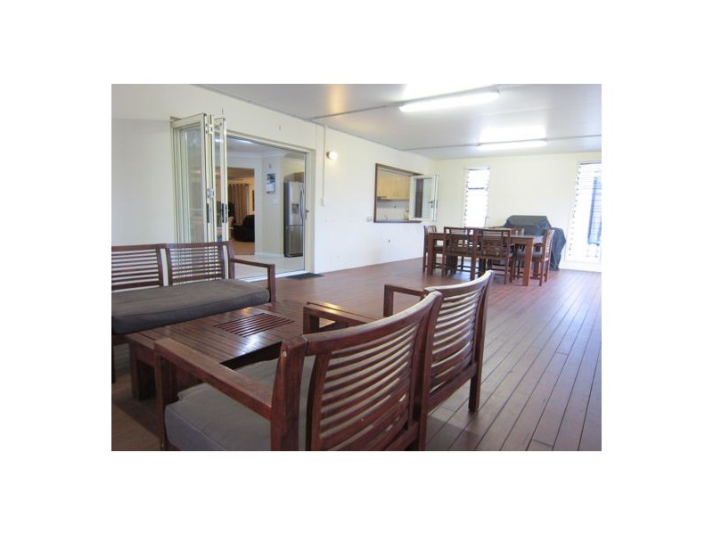 18 Anna Drive, Raceview QLD 4305
