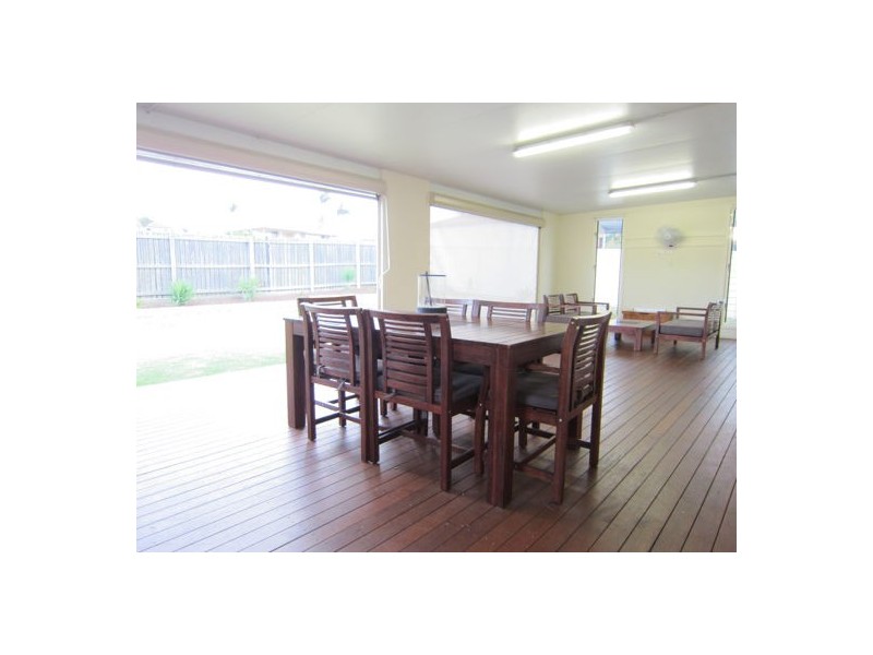 18 Anna Drive, Raceview QLD 4305