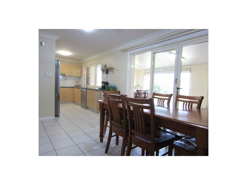 18 Anna Drive, Raceview QLD 4305