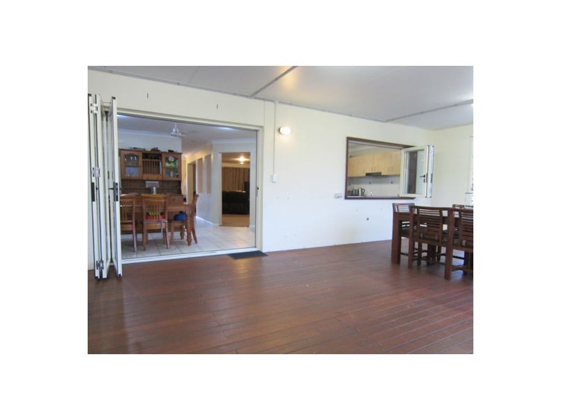 18 Anna Drive, Raceview QLD 4305