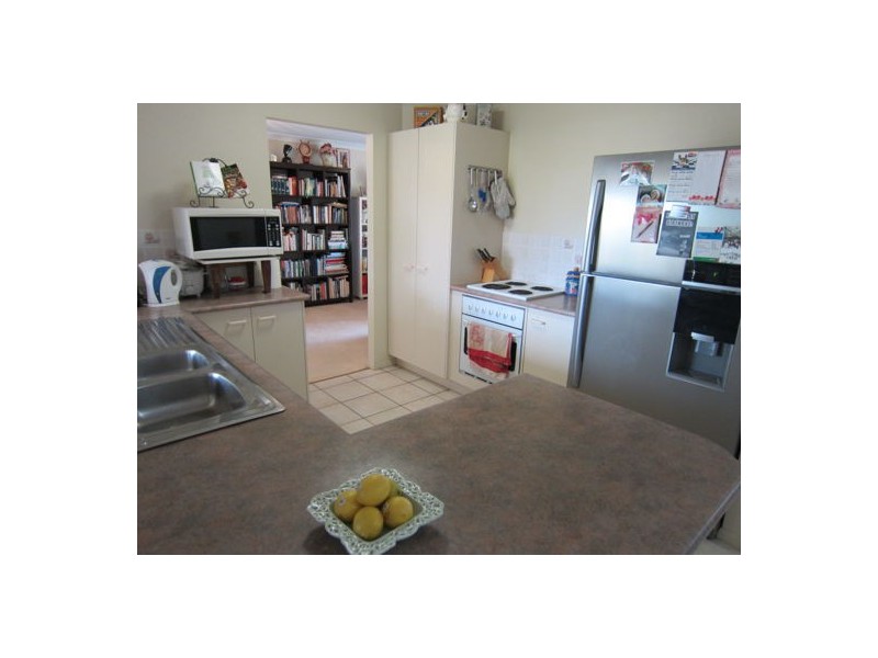 20 Resolution Parade, Flinders View QLD 4305
