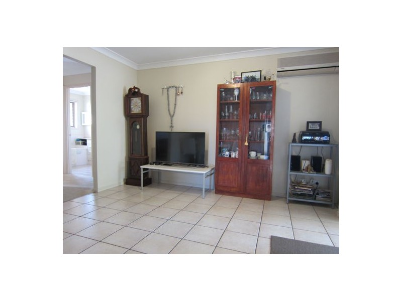 20 Resolution Parade, Flinders View QLD 4305