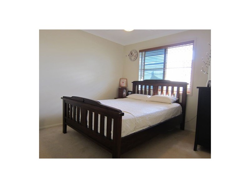 20 Resolution Parade, Flinders View QLD 4305