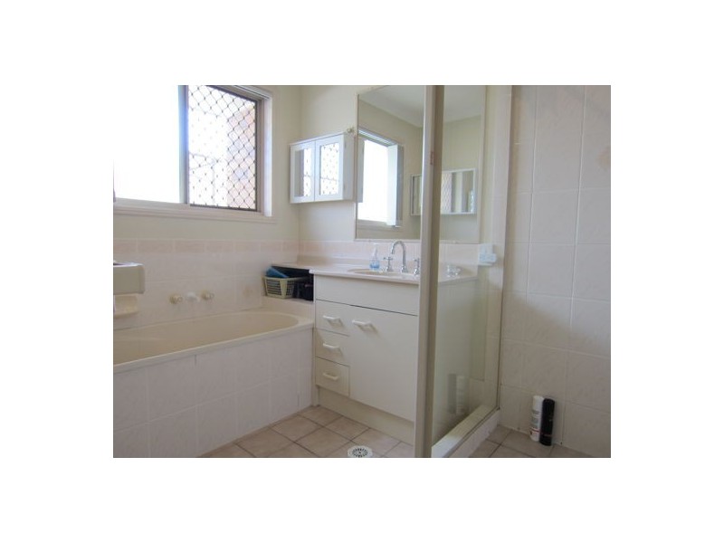 20 Resolution Parade, Flinders View QLD 4305