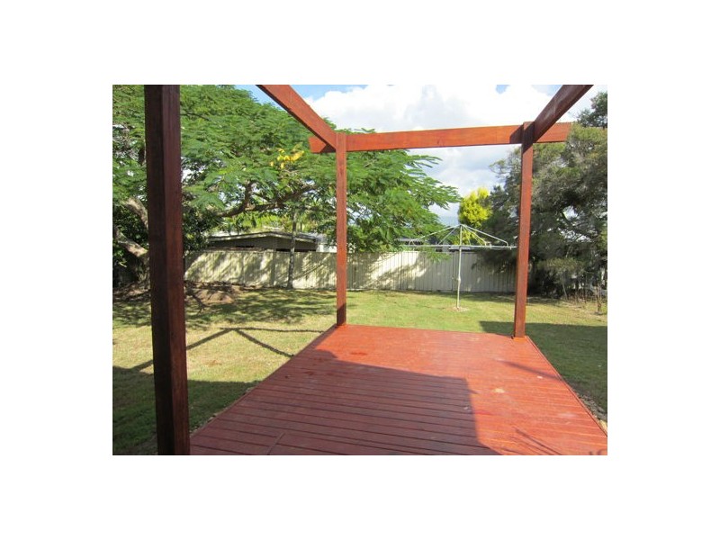 13 Edwards Street, Eastern Heights QLD 4305