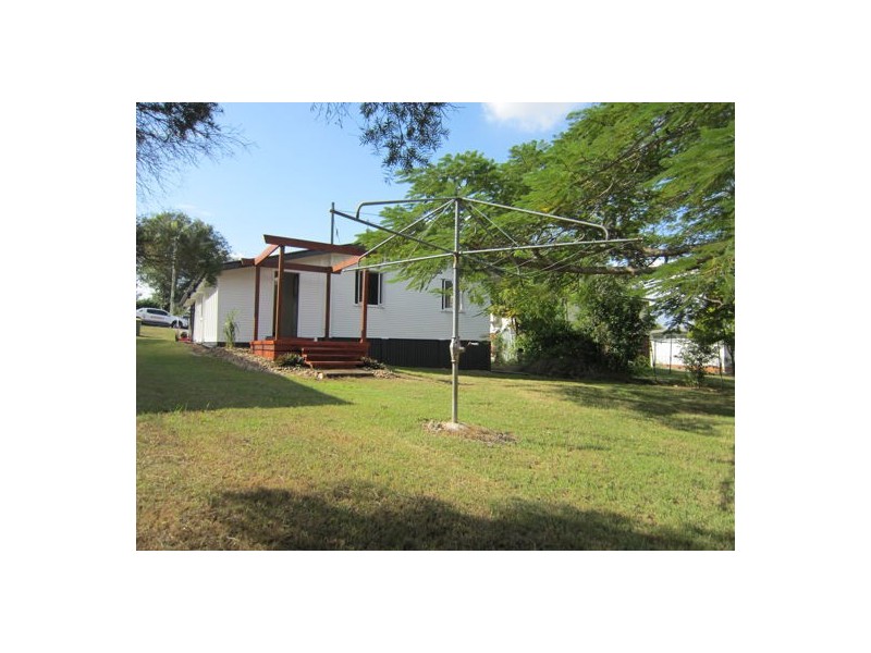 13 Edwards Street, Eastern Heights QLD 4305