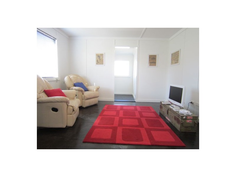 13 Edwards Street, Eastern Heights QLD 4305