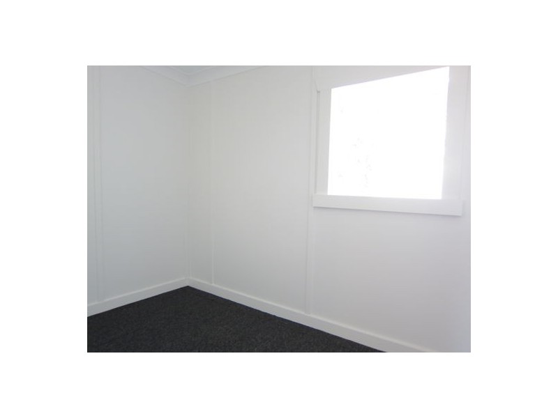 13 Edwards Street, Eastern Heights QLD 4305