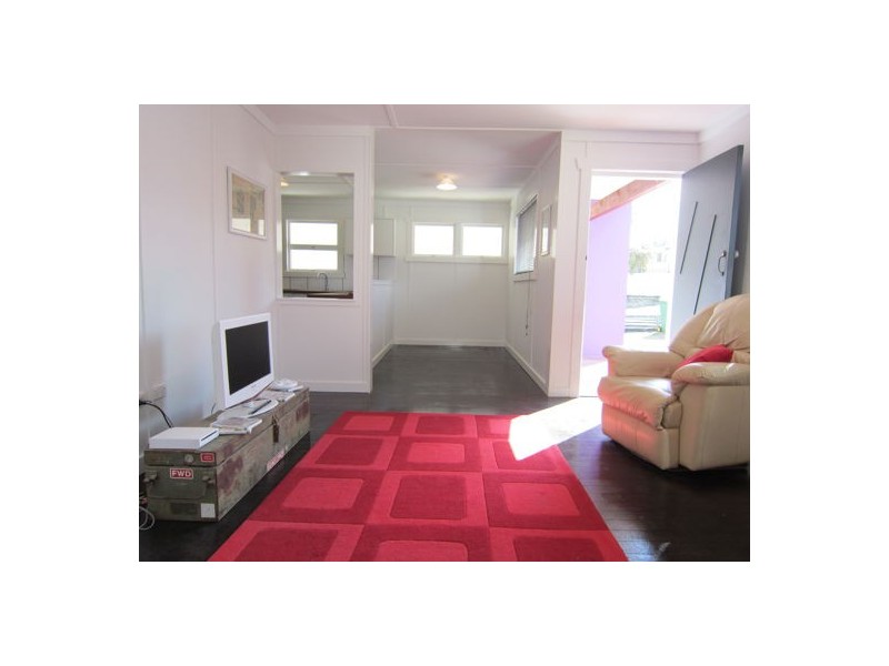 13 Edwards Street, Eastern Heights QLD 4305