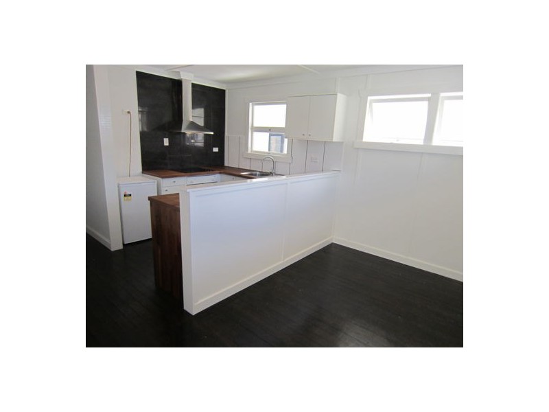 13 Edwards Street, Eastern Heights QLD 4305