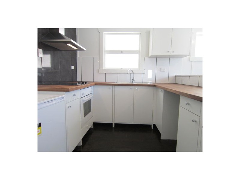 13 Edwards Street, Eastern Heights QLD 4305