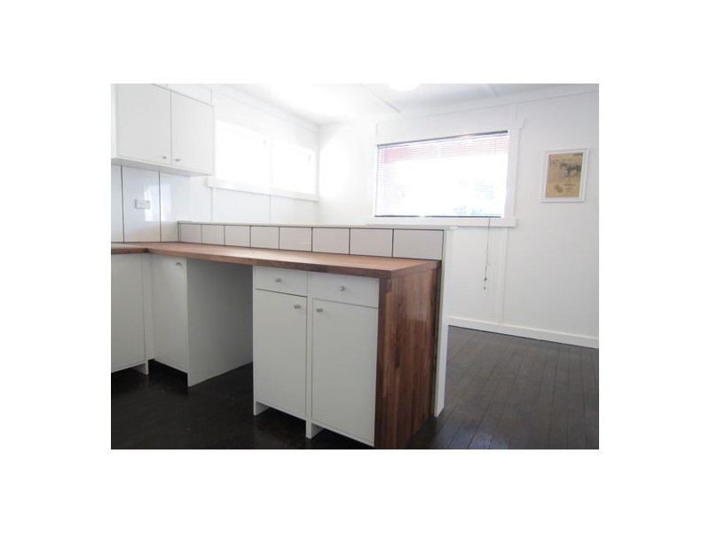 13 Edwards Street, Eastern Heights QLD 4305