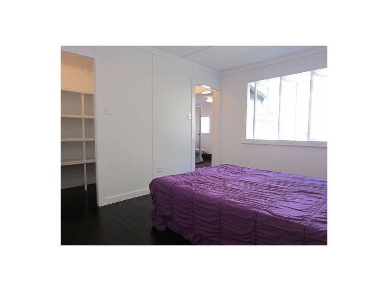 13 Edwards Street, Eastern Heights QLD 4305