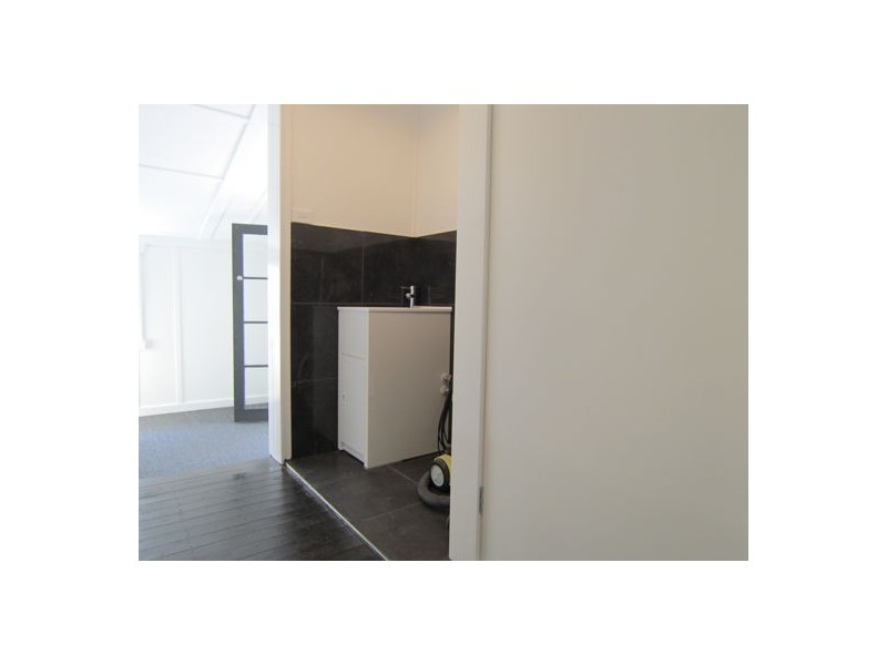 13 Edwards Street, Eastern Heights QLD 4305