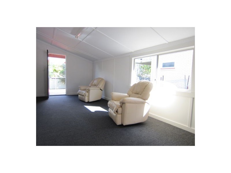 13 Edwards Street, Eastern Heights QLD 4305