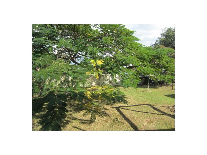 13 Edwards Street, Eastern Heights QLD 4305