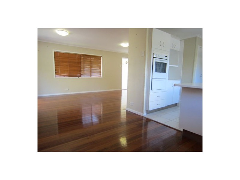 16 Tibbits Street, Bundamba QLD 4304