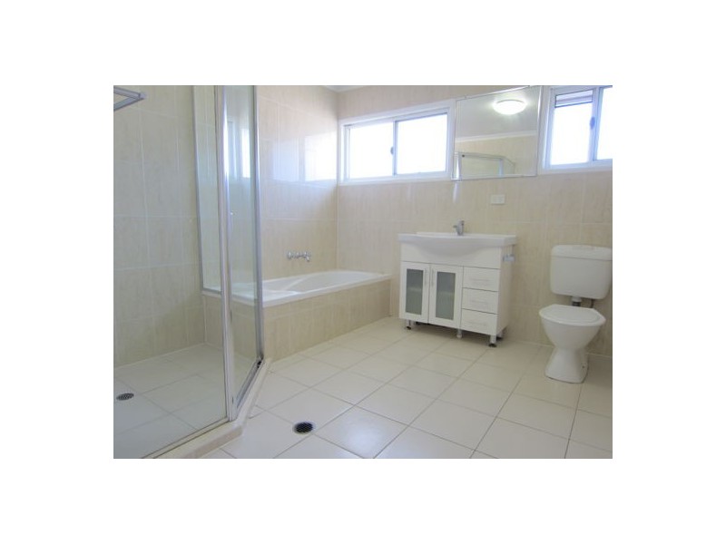 16 Tibbits Street, Bundamba QLD 4304