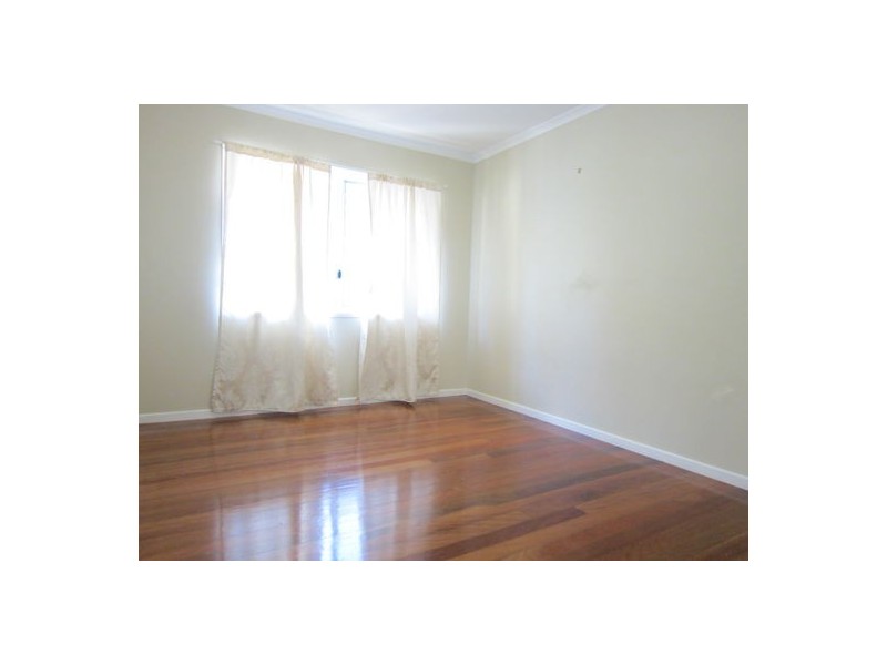 16 Tibbits Street, Bundamba QLD 4304