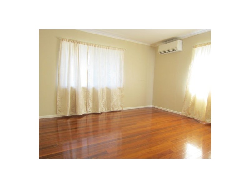 16 Tibbits Street, Bundamba QLD 4304