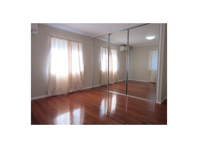 16 Tibbits Street, Bundamba QLD 4304