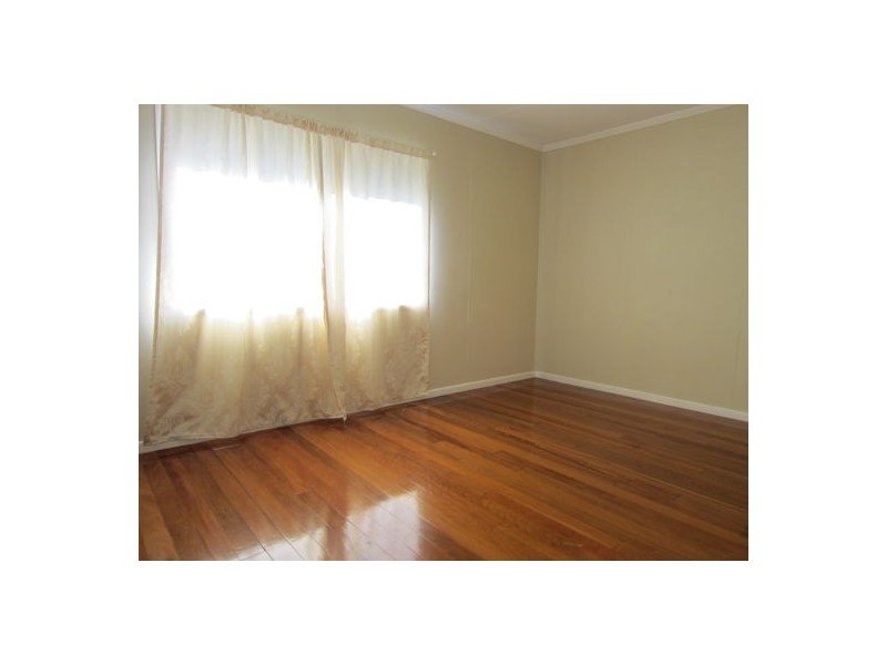 16 Tibbits Street, Bundamba QLD 4304