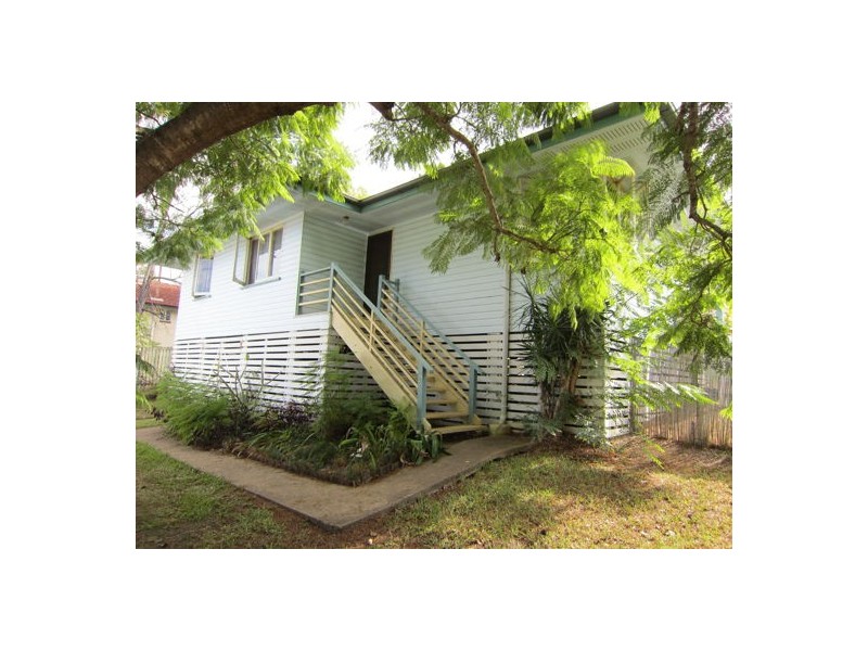 12 Wentworth Street, Leichhardt QLD 4305