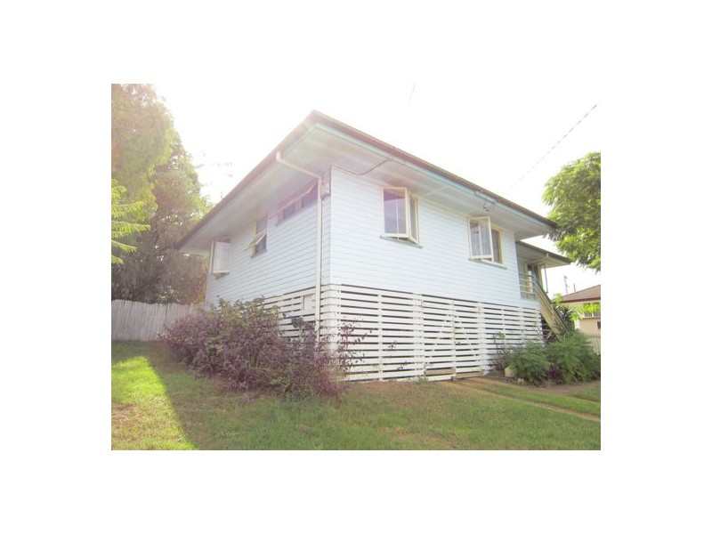 12 Wentworth Street, Leichhardt QLD 4305