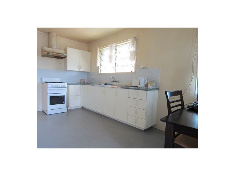 12 Wentworth Street, Leichhardt QLD 4305