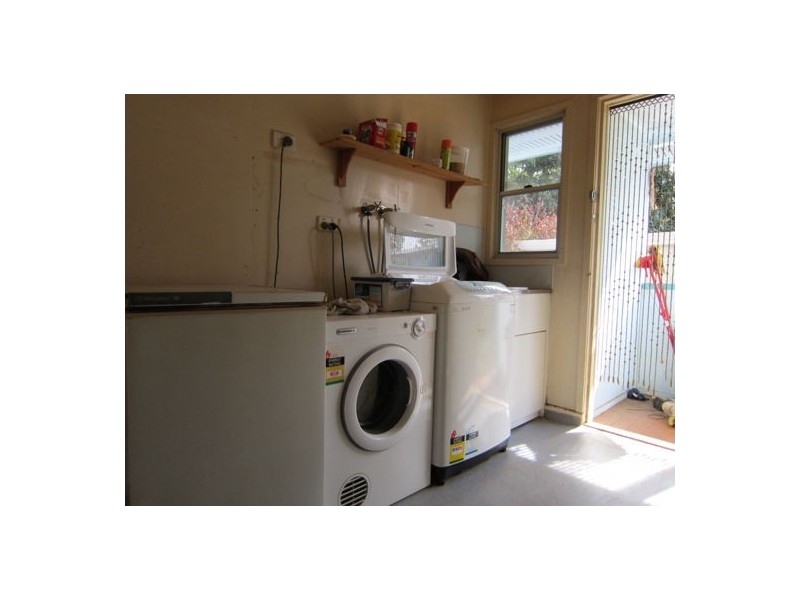 12 Wentworth Street, Leichhardt QLD 4305