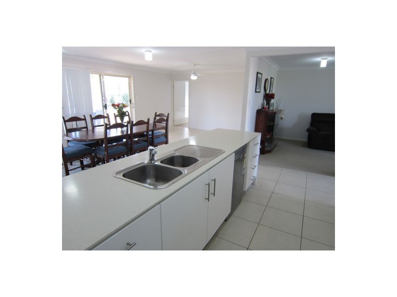 2 Petal Place, Yamanto QLD 4305