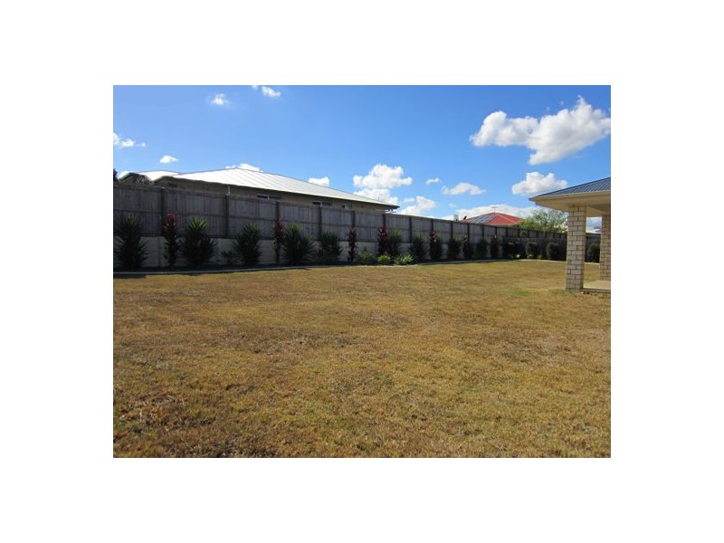 2 Petal Place, Yamanto QLD 4305