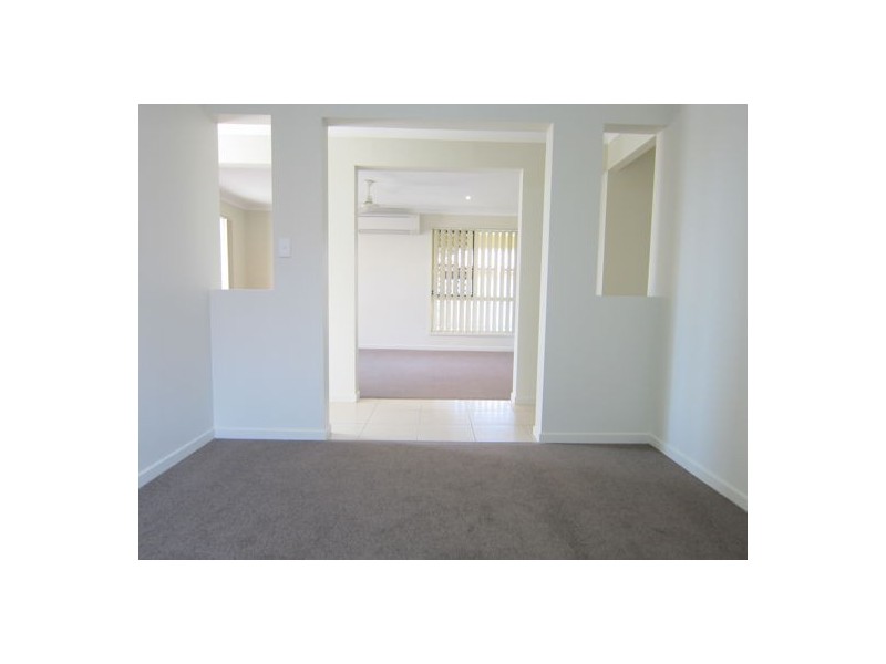 7 Benjamin Court, Yamanto QLD 4305