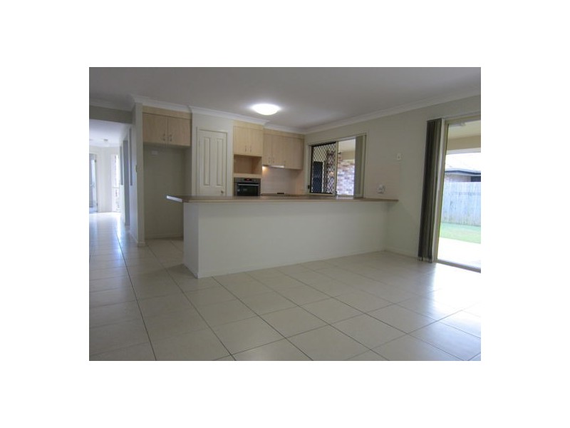 7 Benjamin Court, Yamanto QLD 4305
