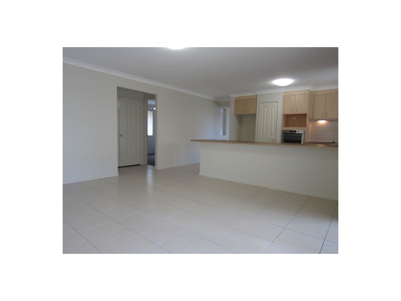 7 Benjamin Court, Yamanto QLD 4305