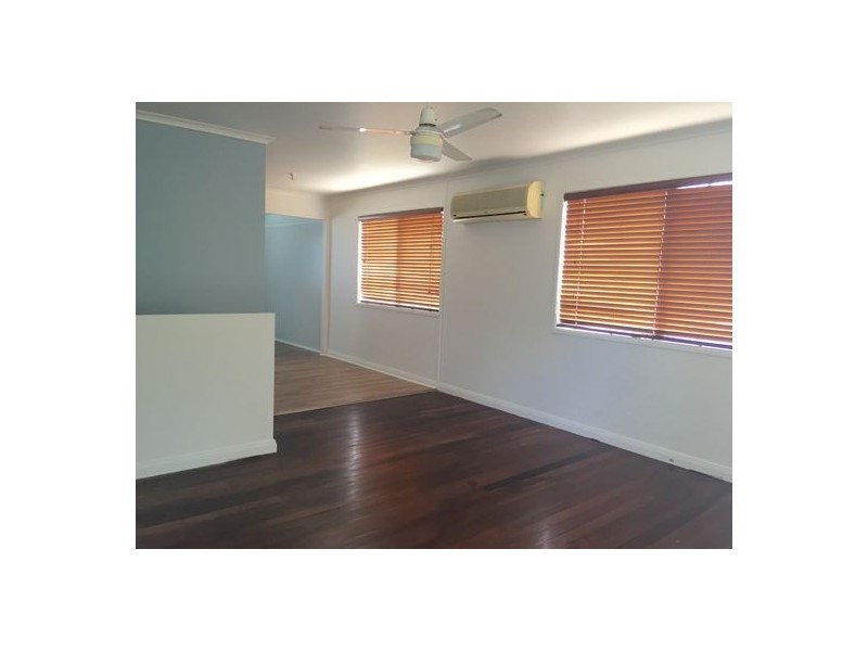 27 Greenway Street, Churchill QLD 4305