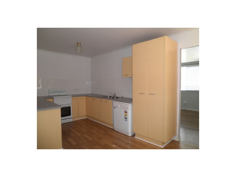 27 Greenway Street, Churchill QLD 4305